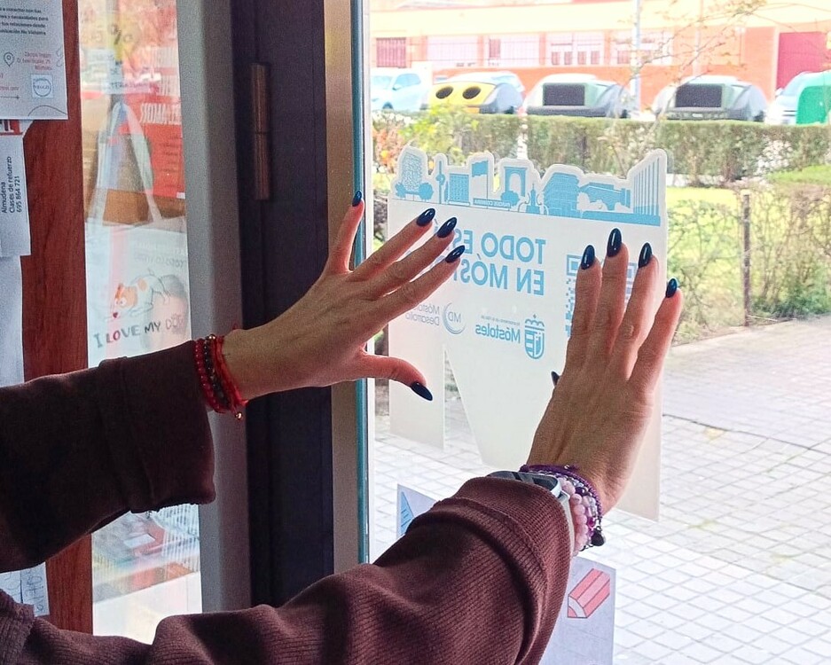 Imagen Doce operadores de datos impulsarán la digitalización del comercio local a través de “Todo está en Móstoles”  