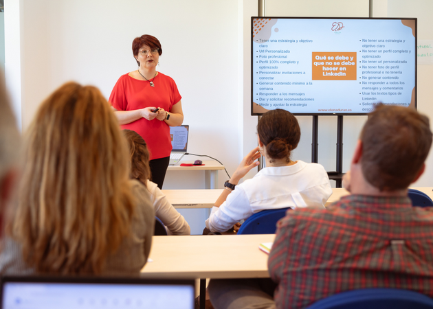 Galería de imágenes Elena Durán Consultora y formadora de marketing Digital 3