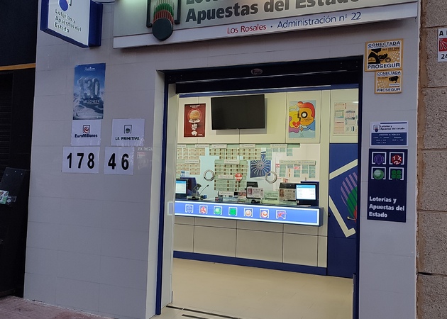 Galería de imágenes Administración Loterías y apuestas del estado nº 22 de Móstoles "La Loca Suerte - Los Rosales" 1