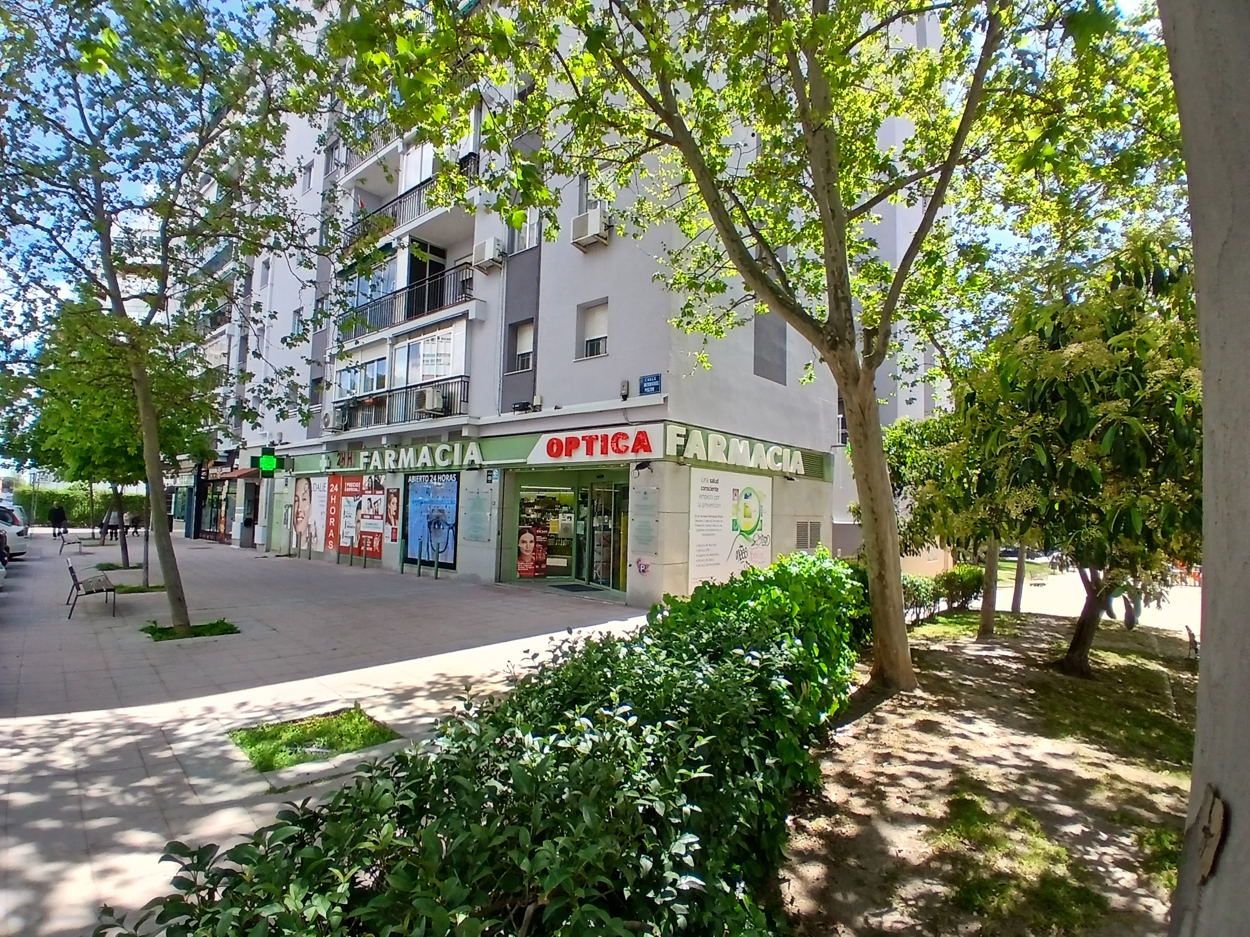 Foto de portada FARMCiA-OPTICA 24 HORAS HERMANOS PINZON