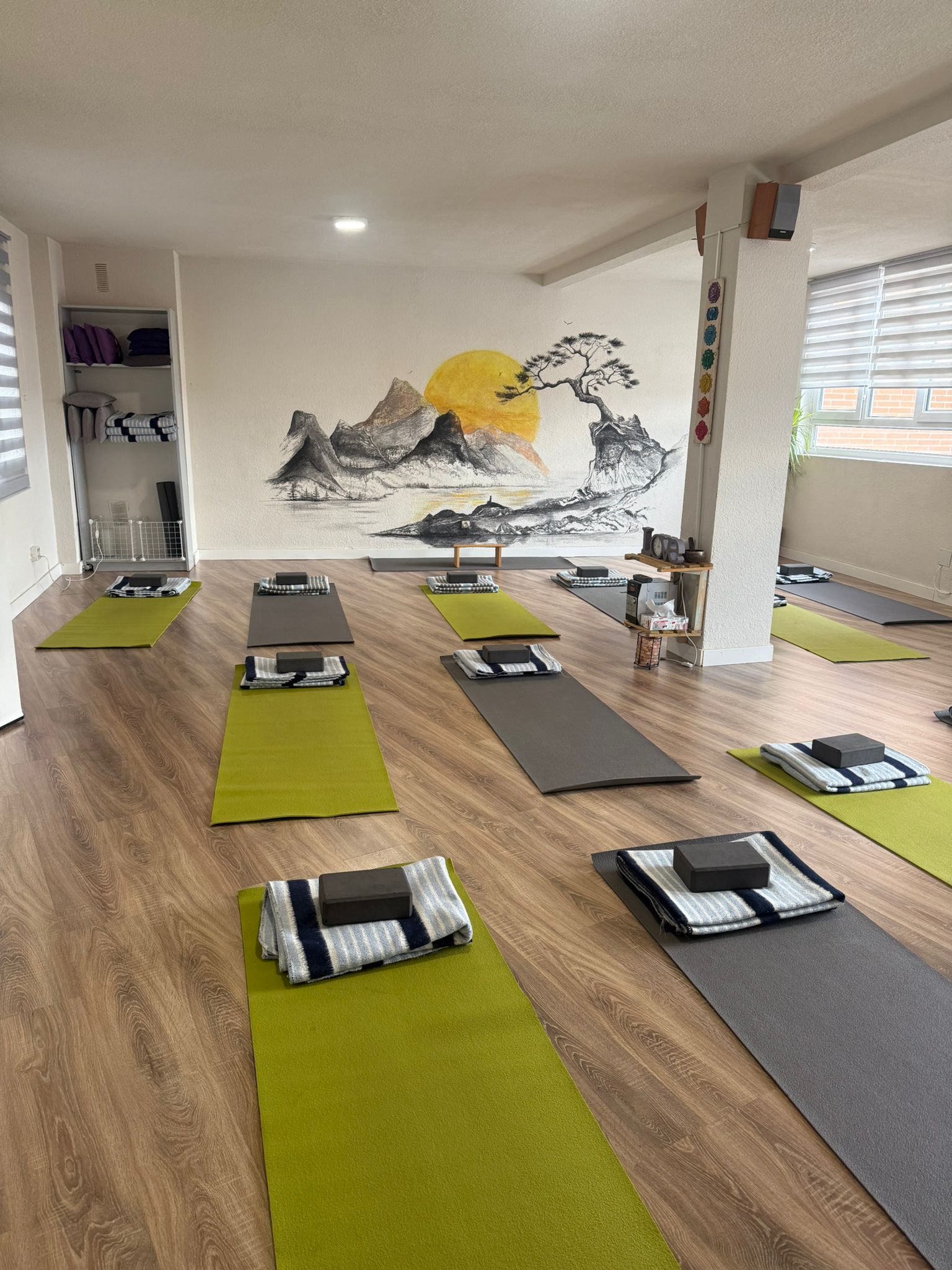 Foto de portada Respira Yoga SLL