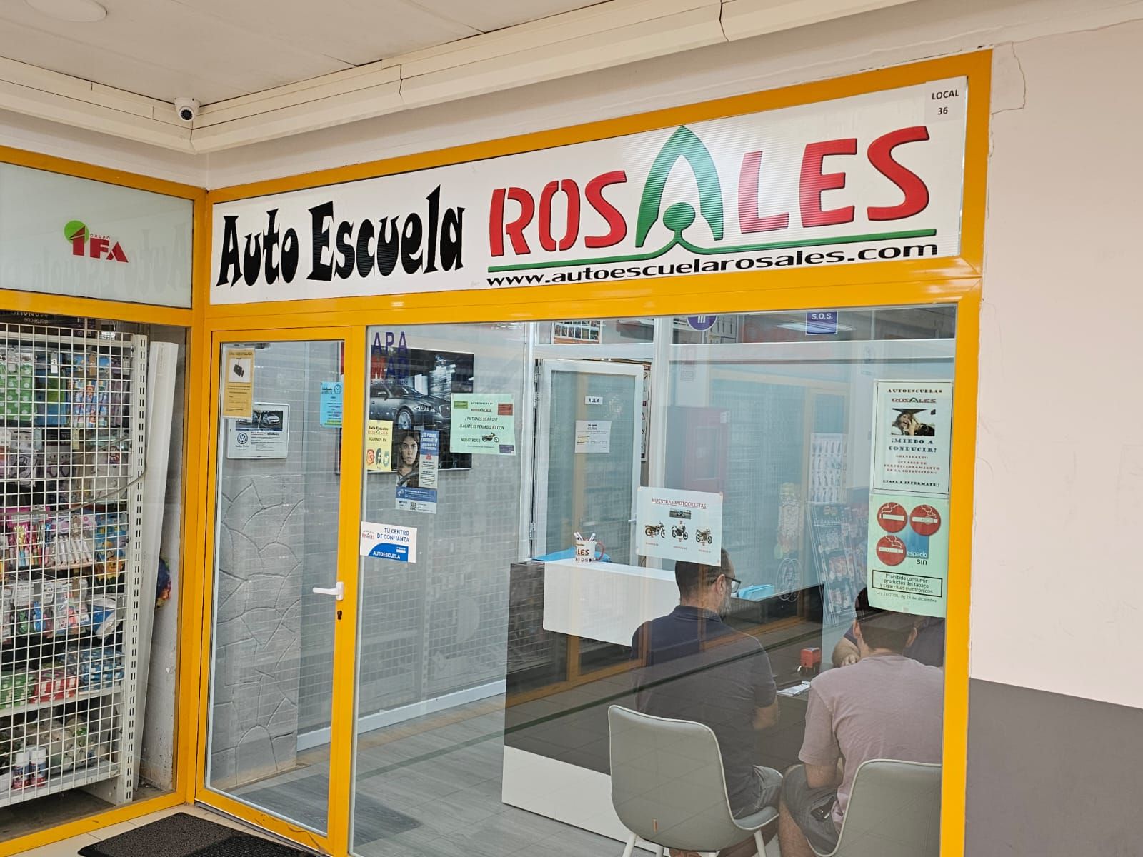 Foto de portada AUTOESCUELA ROSALES