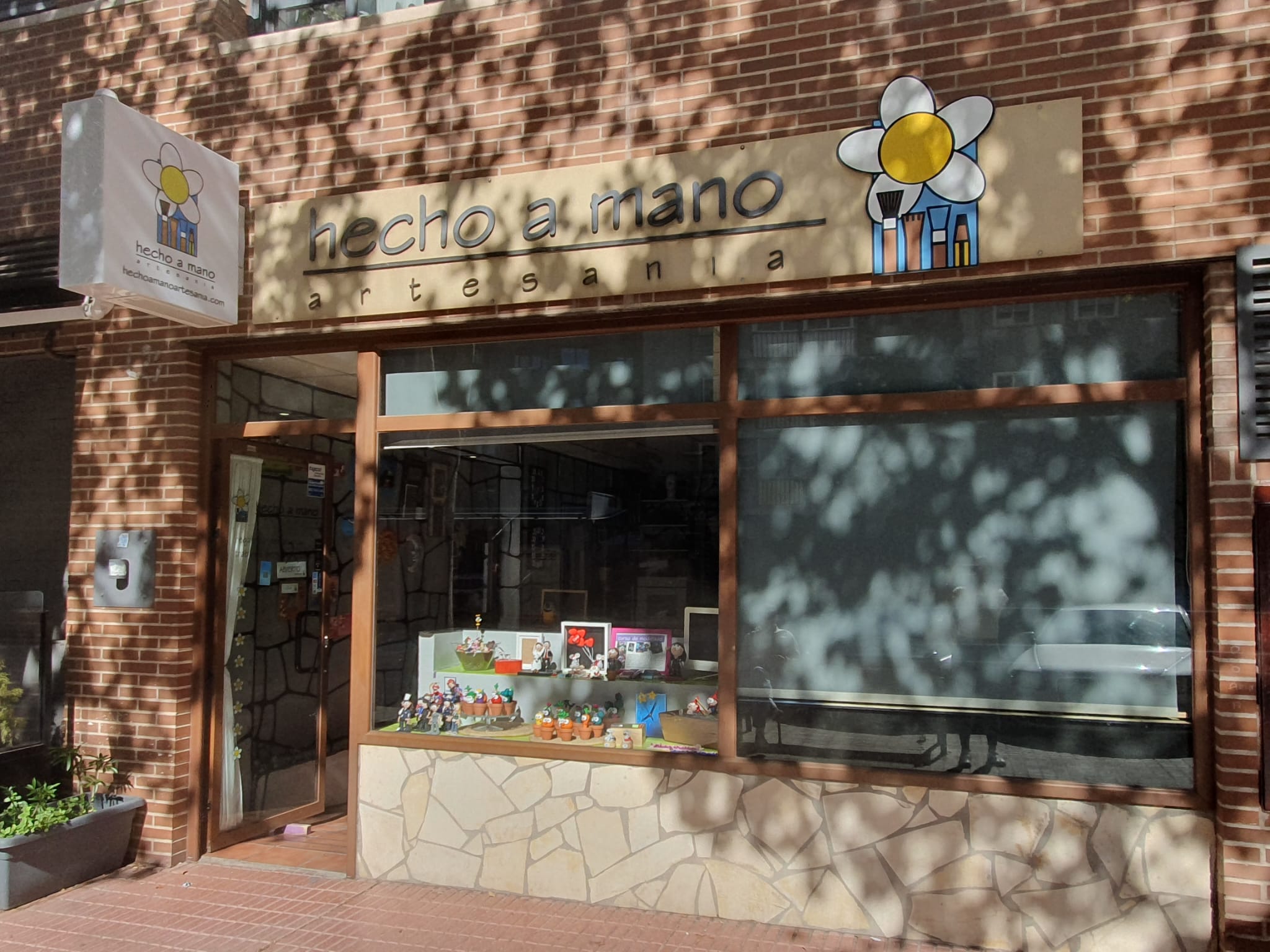 Foto de portada HECHO A MANO