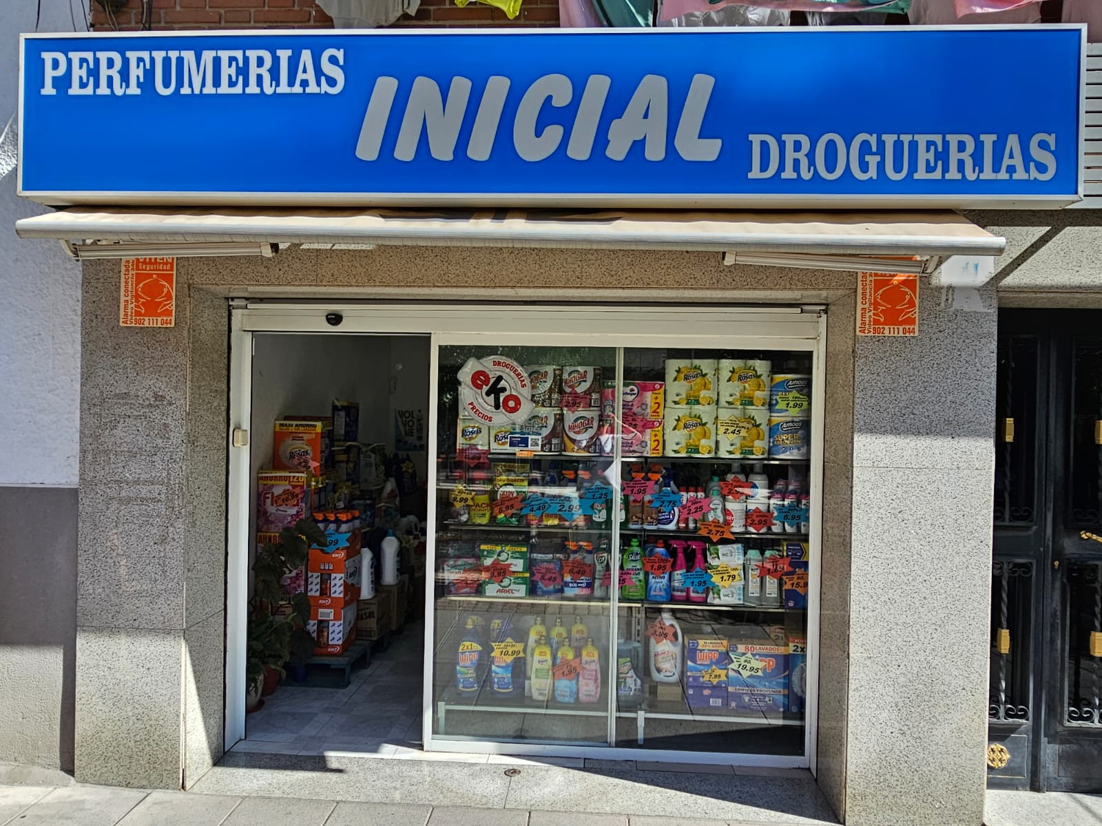 Foto de portada INICIAL, PERFUMERÍA Y DROGUERÍA