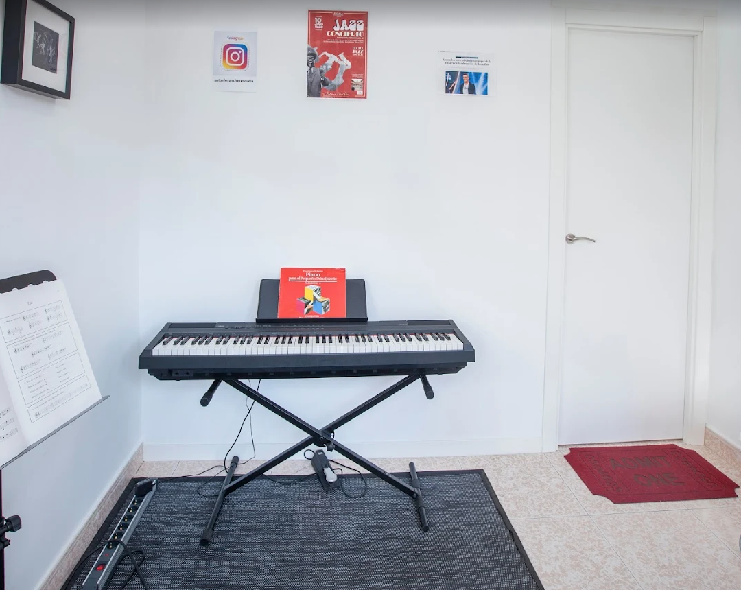 Foto de portada ESCUELA DE MÚSICA ANTONIO MORENO