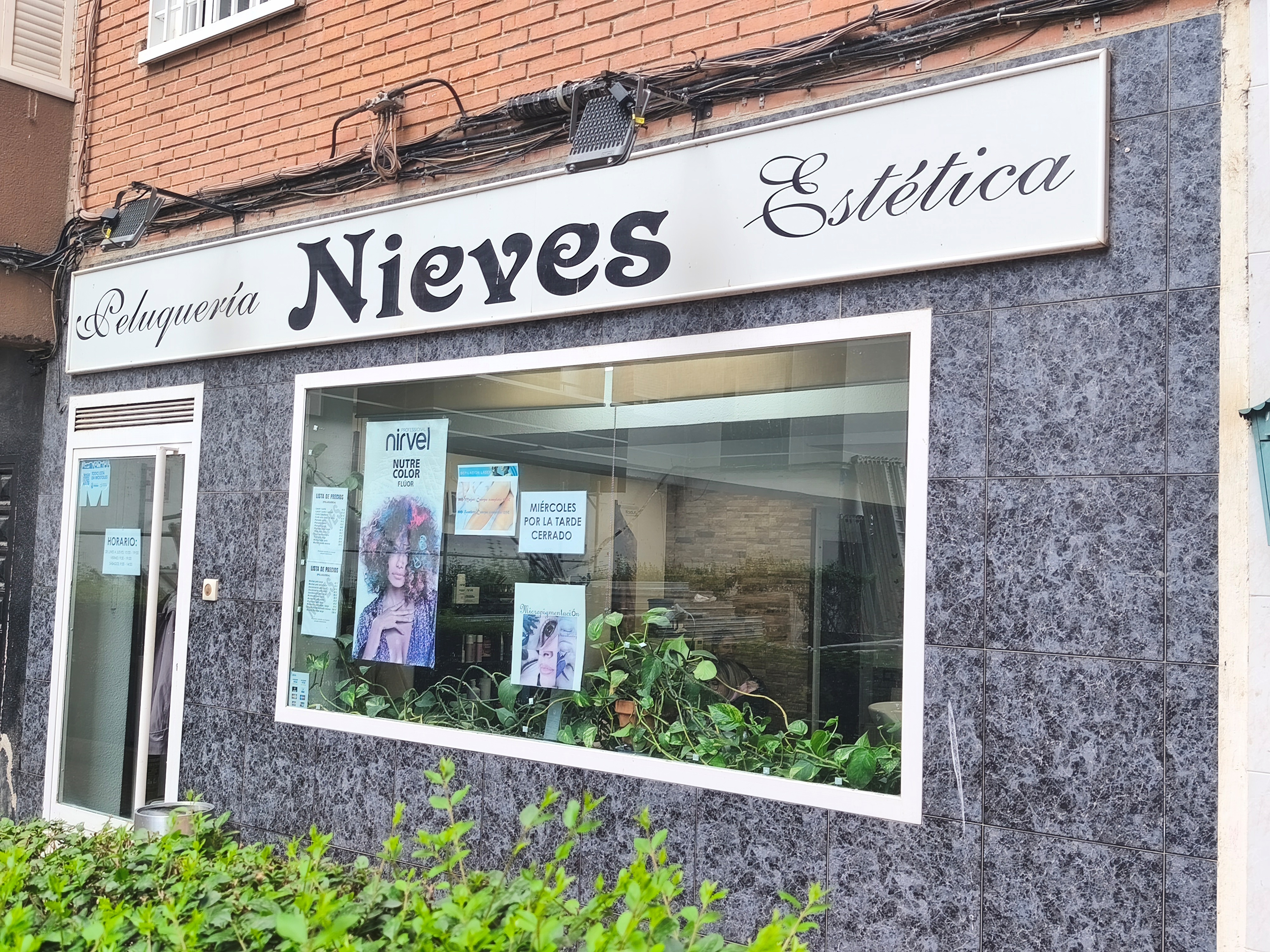 Foto de portada PELUQUERÍA Y ESTÉTICA NIEVES