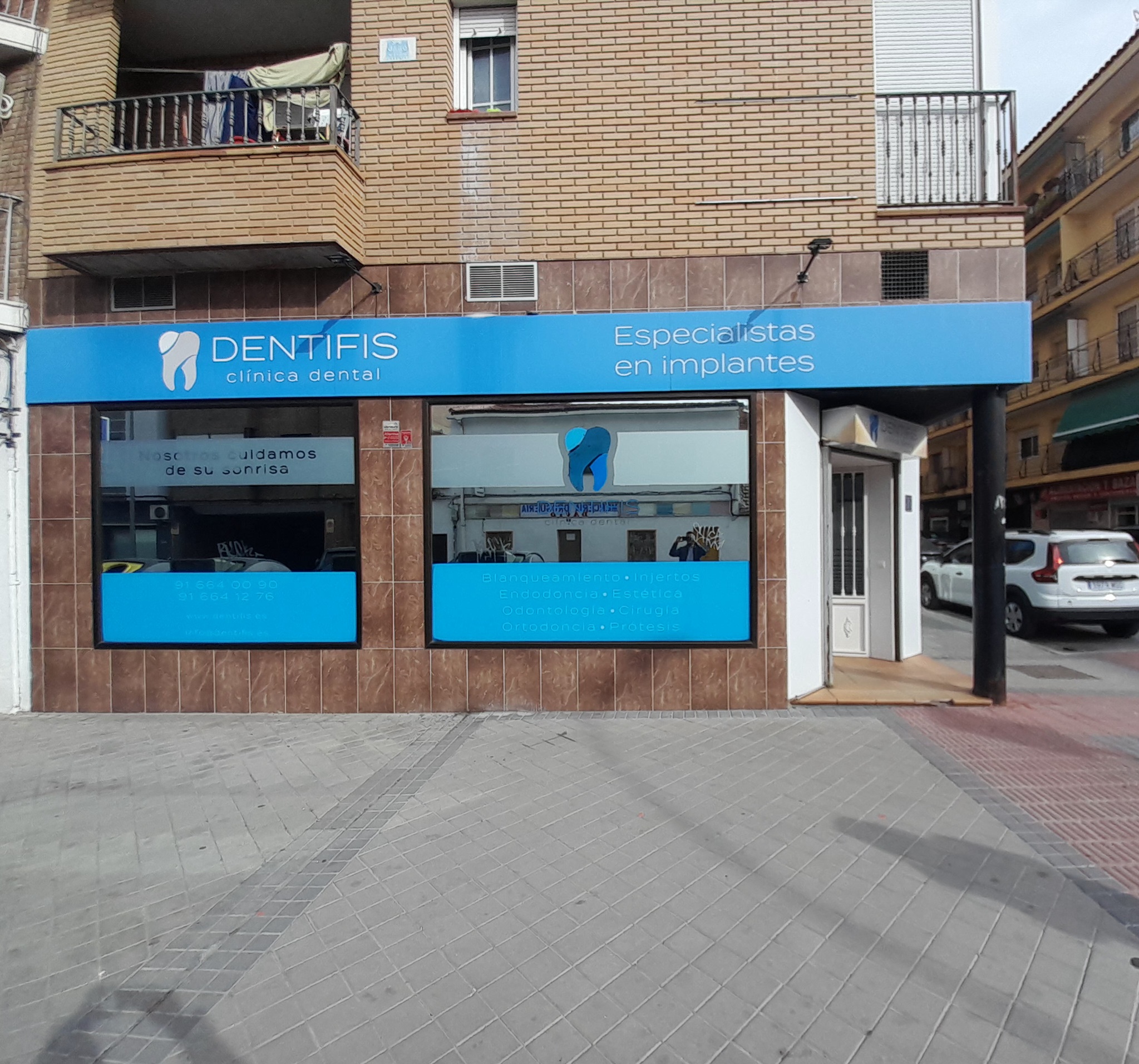 Foto de portada CLINICA DENTAL DENTIFIS